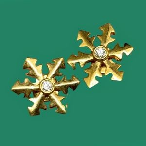 Avon Goldtone Snowflake Pierced Earrings